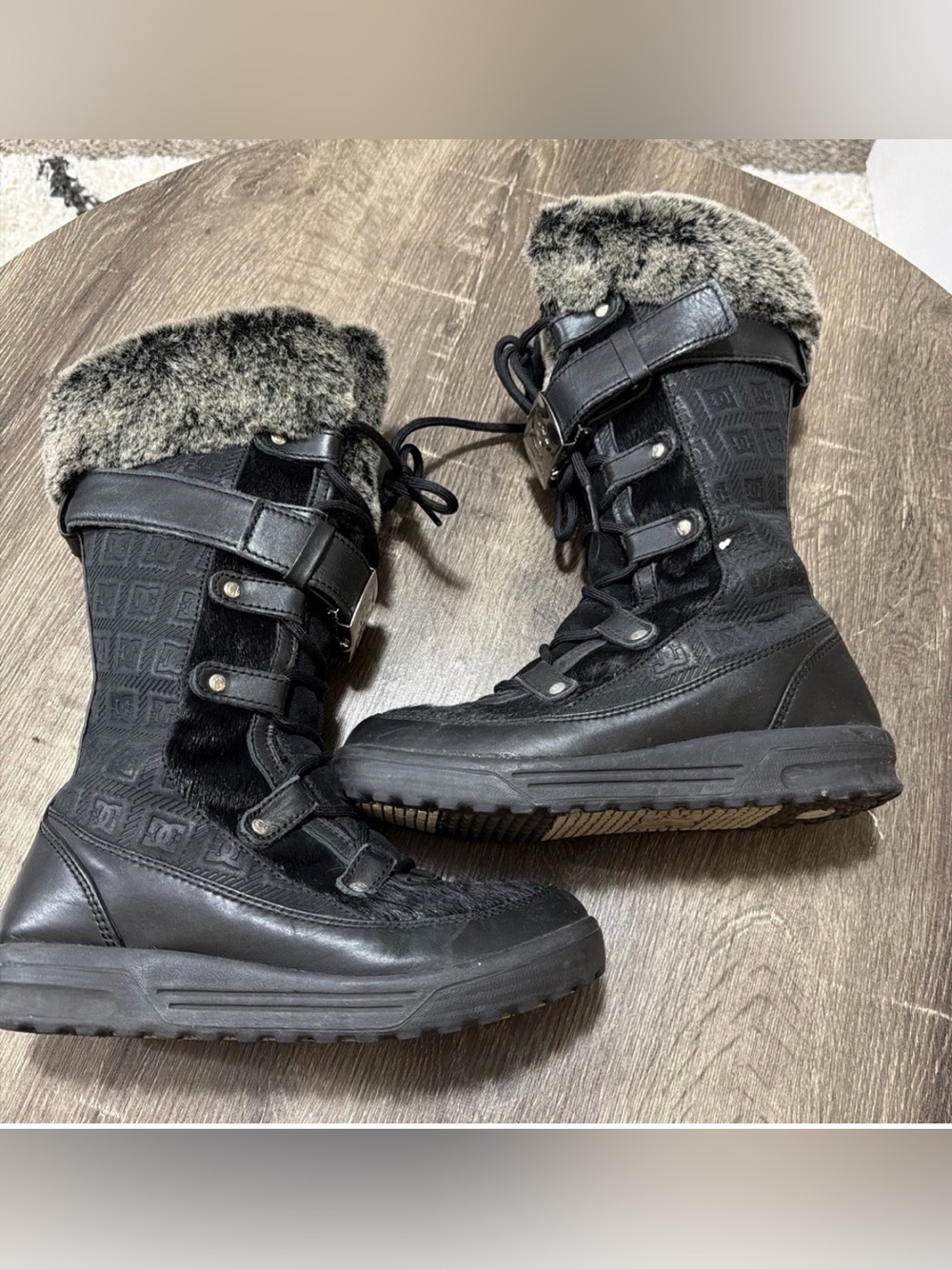 Vintage DC Shoes Y2K 2000 Black Buckle Platform Fur Snow Boots Women’s 7.5 RARE!